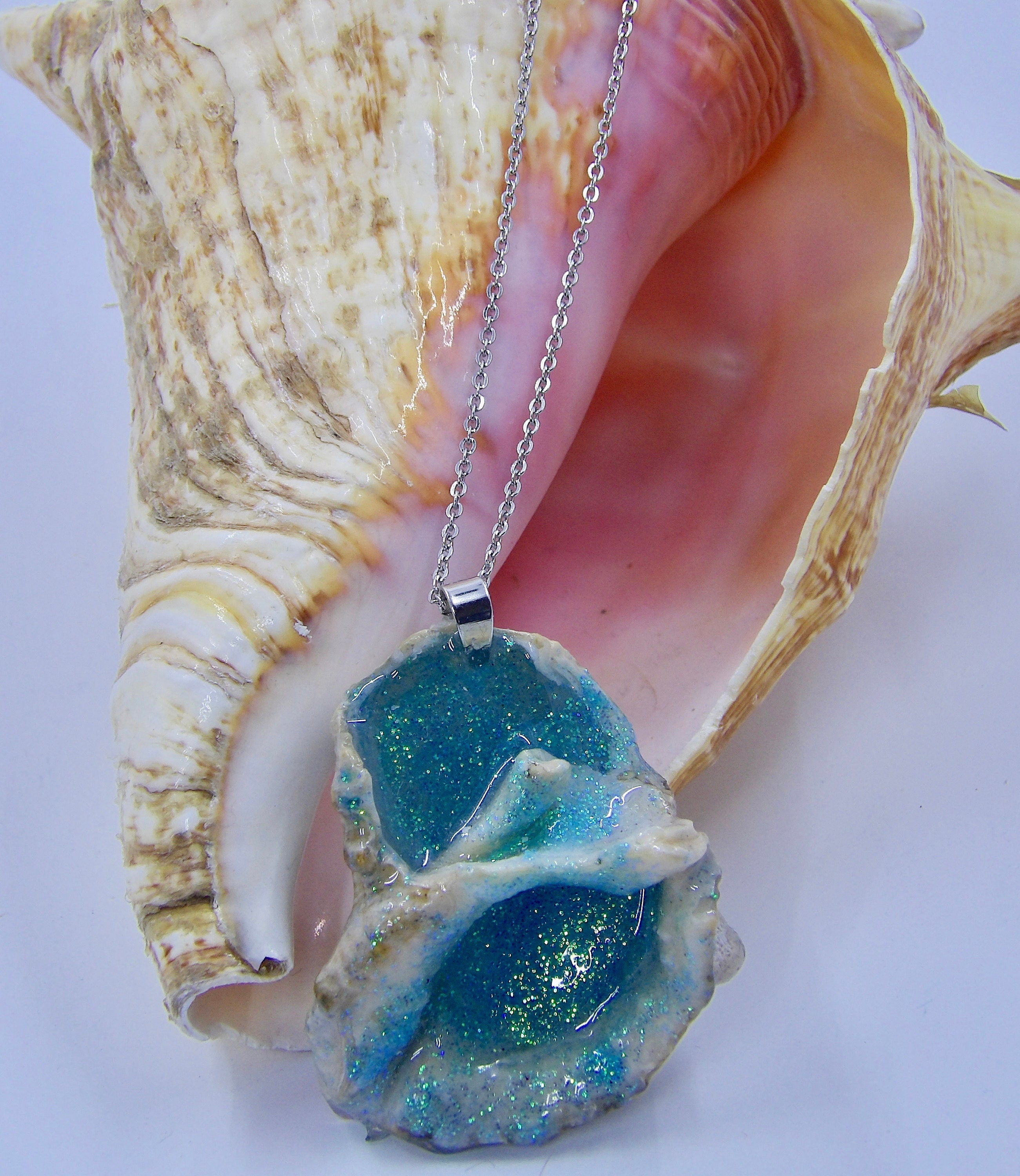 Real Shell Sparkly Necklace, Teal Glitter Resin Seashell Pendant, Genuine Seashell Jewelry, Ocean Inspired Pendant, Beach Vibes Gift for Her