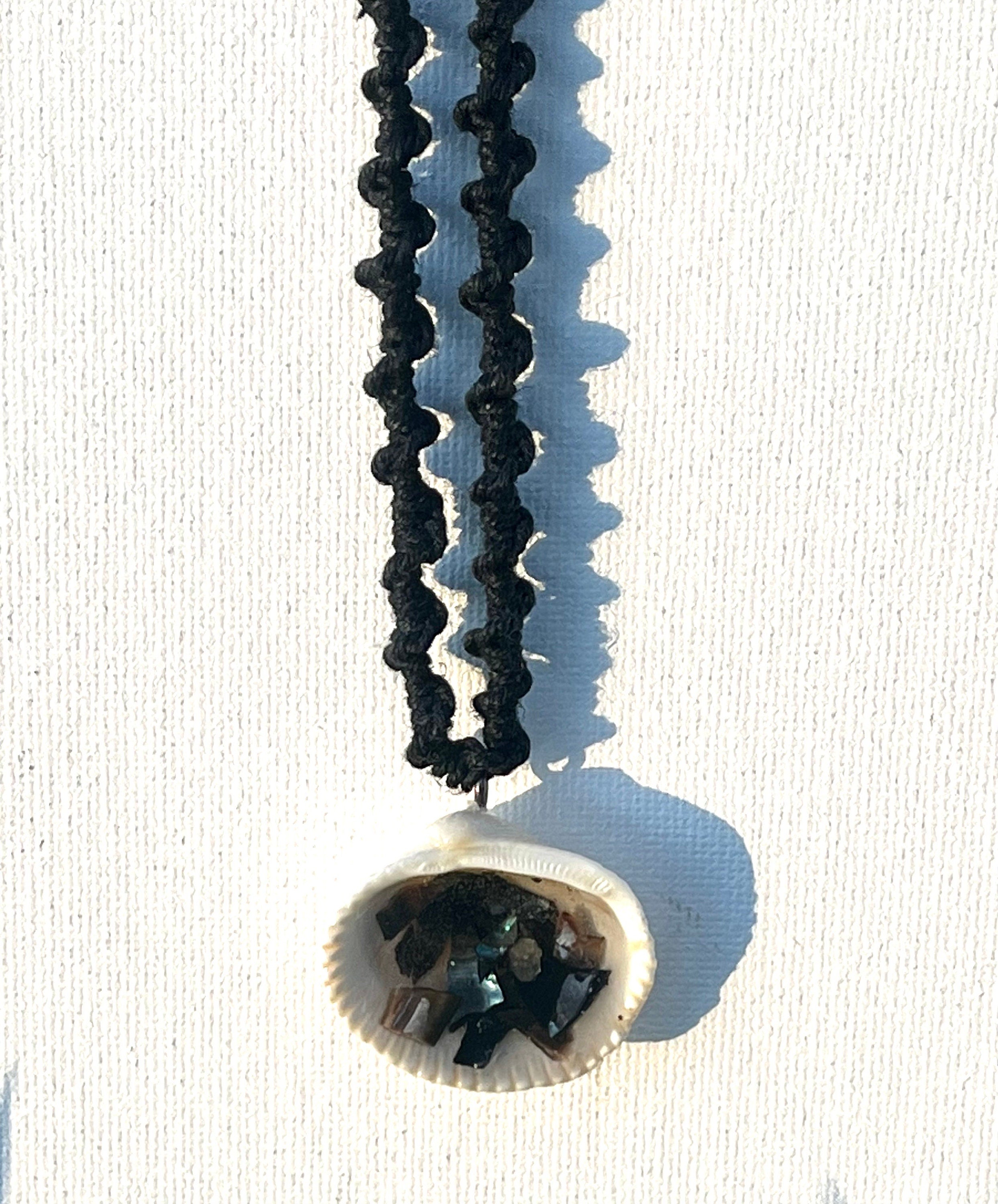 Seashell and Resin Pendant | Macrame and Chain Shell Necklace | Terrazzo  Shell Modern Jewerly