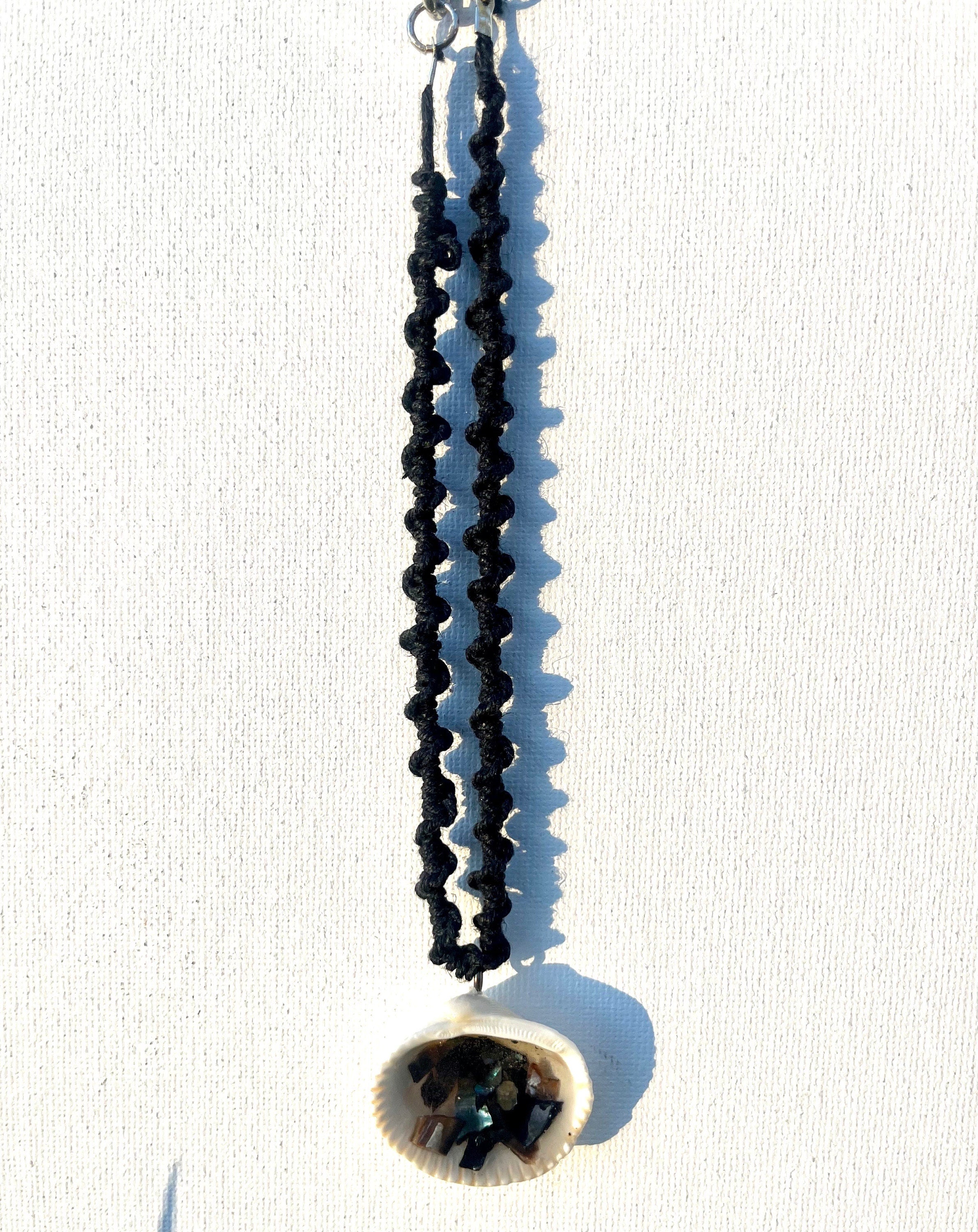 Seashell and Resin Pendant | Macrame and Chain Shell Necklace | Terrazzo  Shell Modern Jewerly