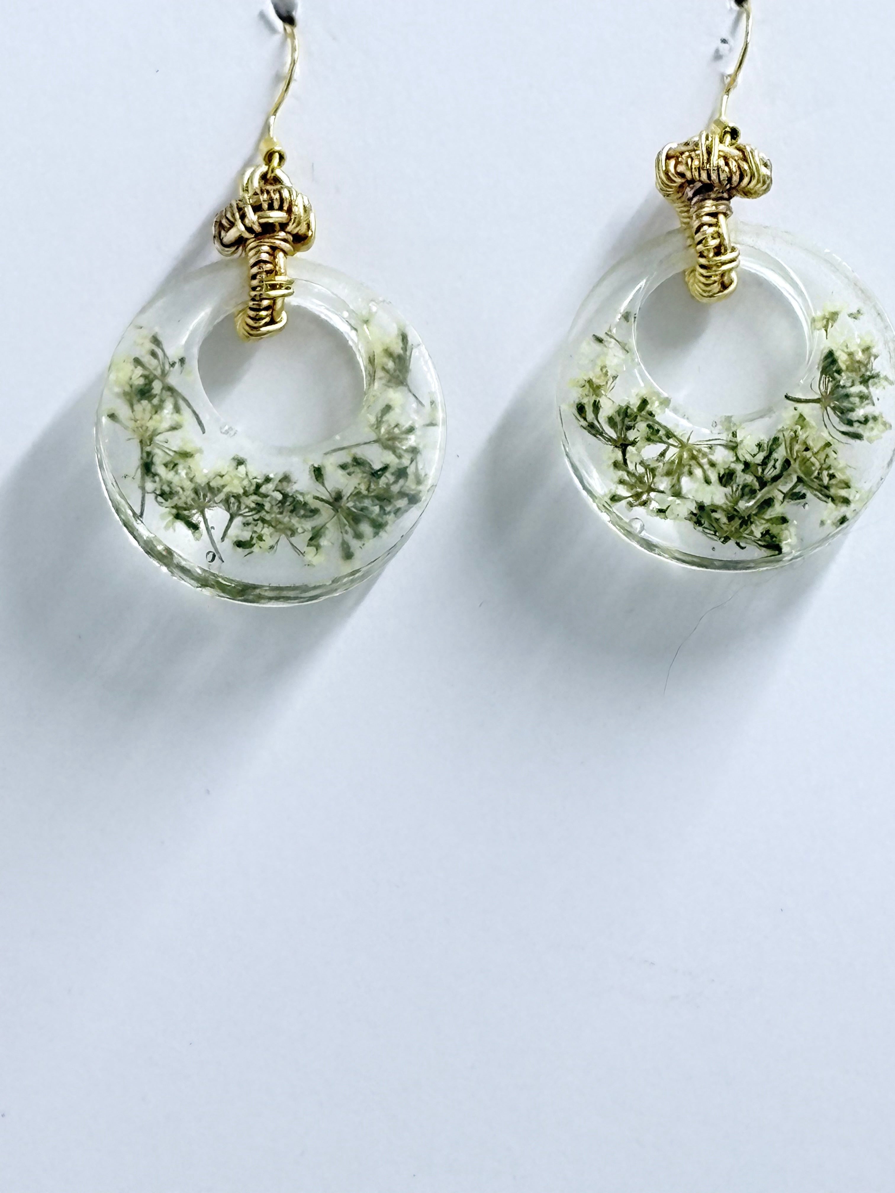 Queen Anne’s Lace Hoop Earrings | Botanical Resin Jewelry | Nature Inspired Earrings