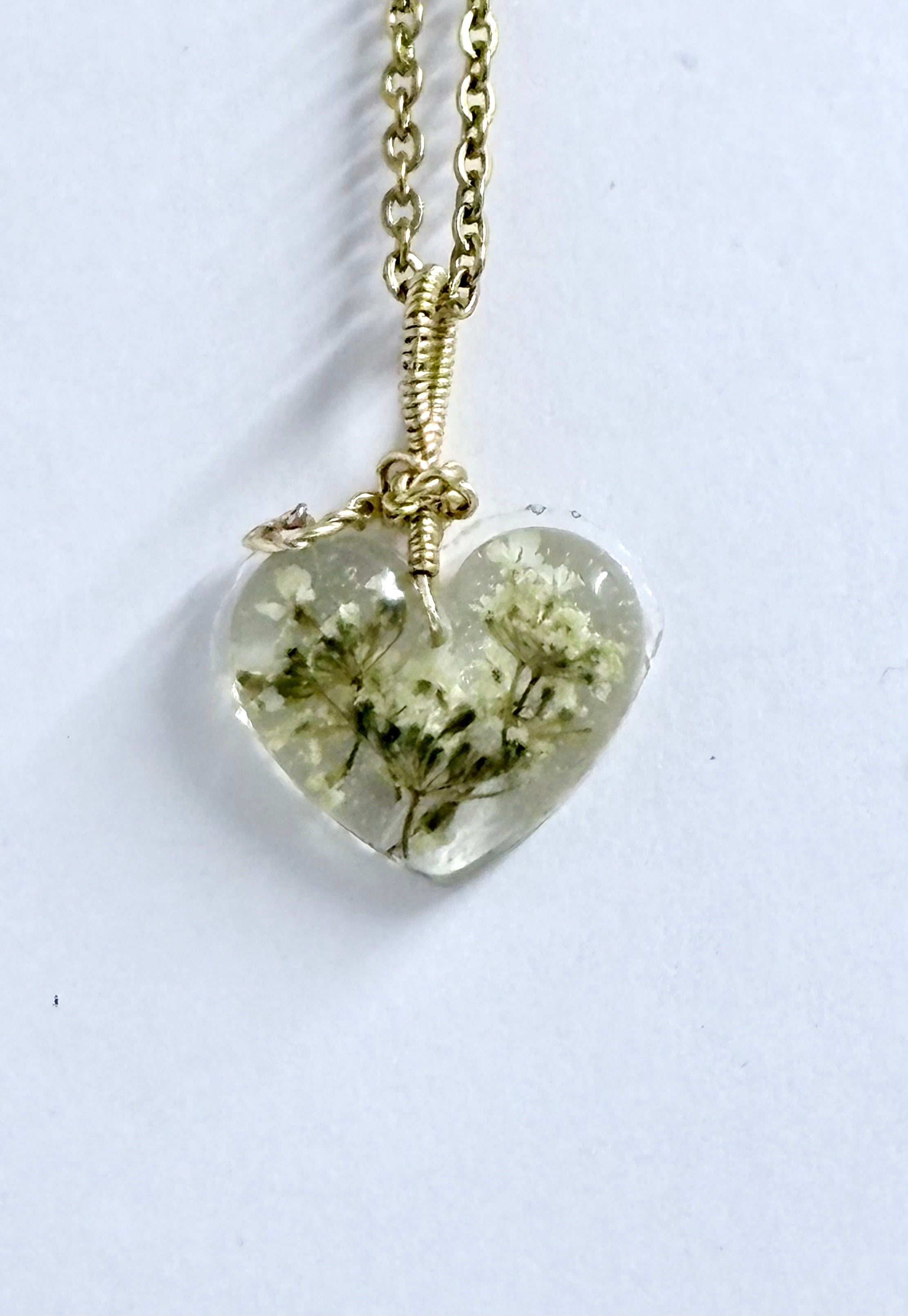 Queen Anne’s Lace Heart Pendant | Botanical Resin Necklace | Romantic Nature Jewelry