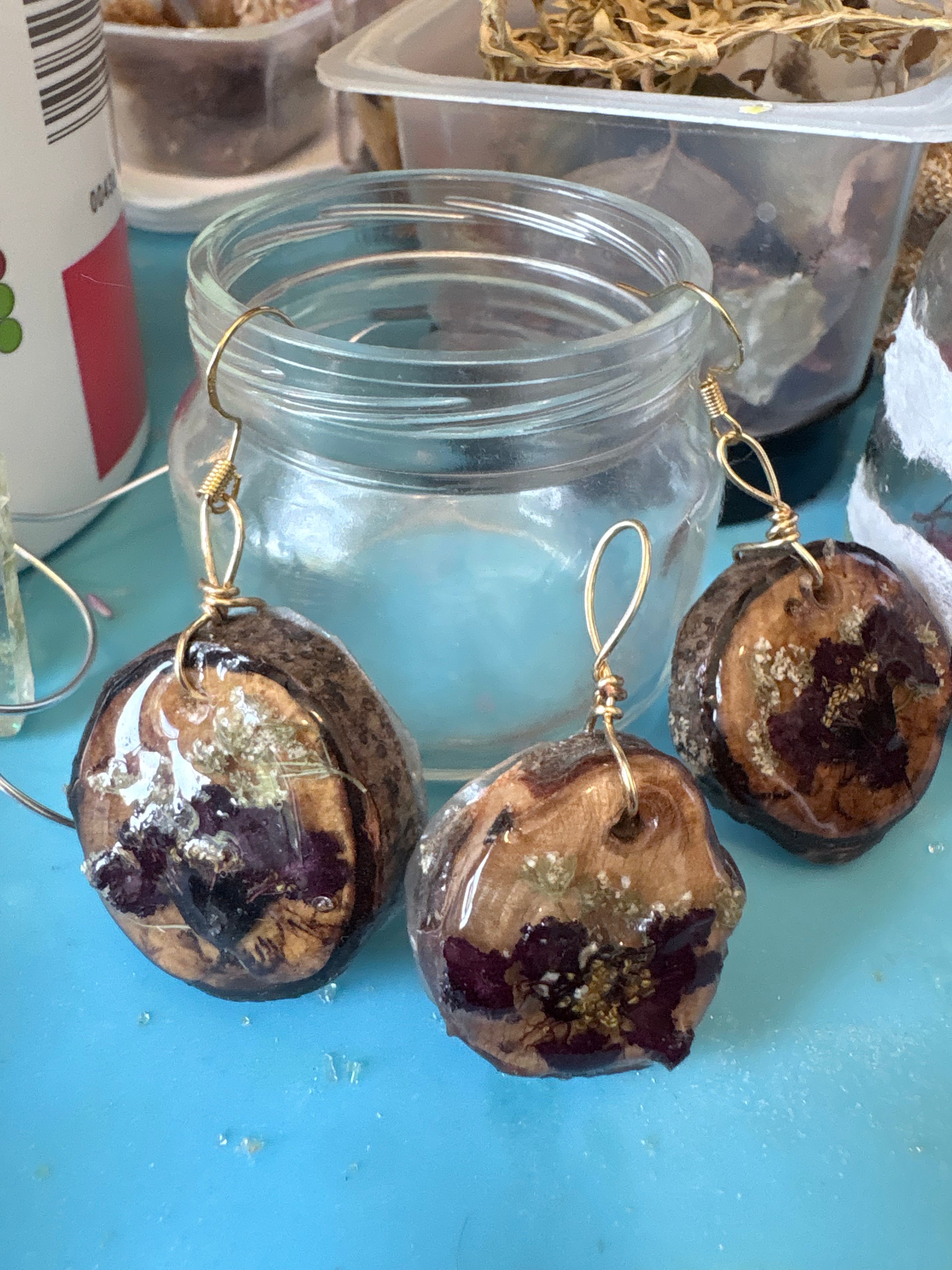 Wood slice Floral Set | Matching Set of Burgandy Flowers on Wood in Resin | Real Gold Earring Hooks