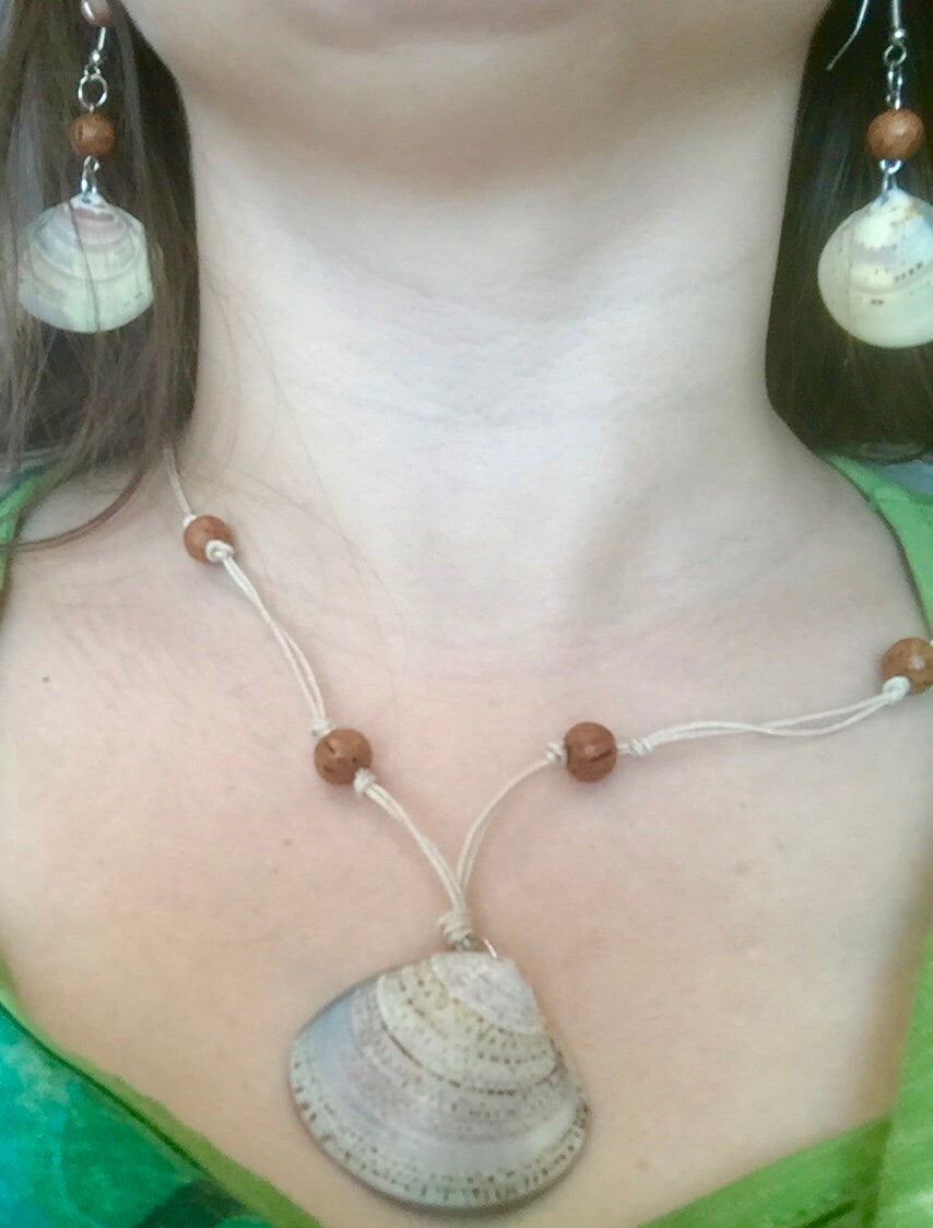Matching Shell Necklace and Earrings, Seashell Jewelry Set, Gift for Mom / Daughter, Ocean Inspired